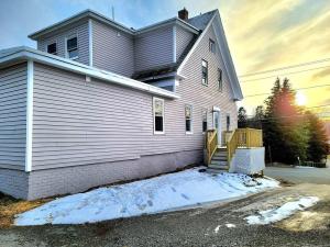 3103976512-749072711-large